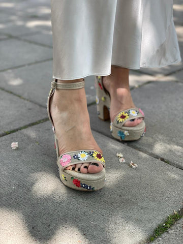 Tabitha Simmons platå sandaler 38 SV10947