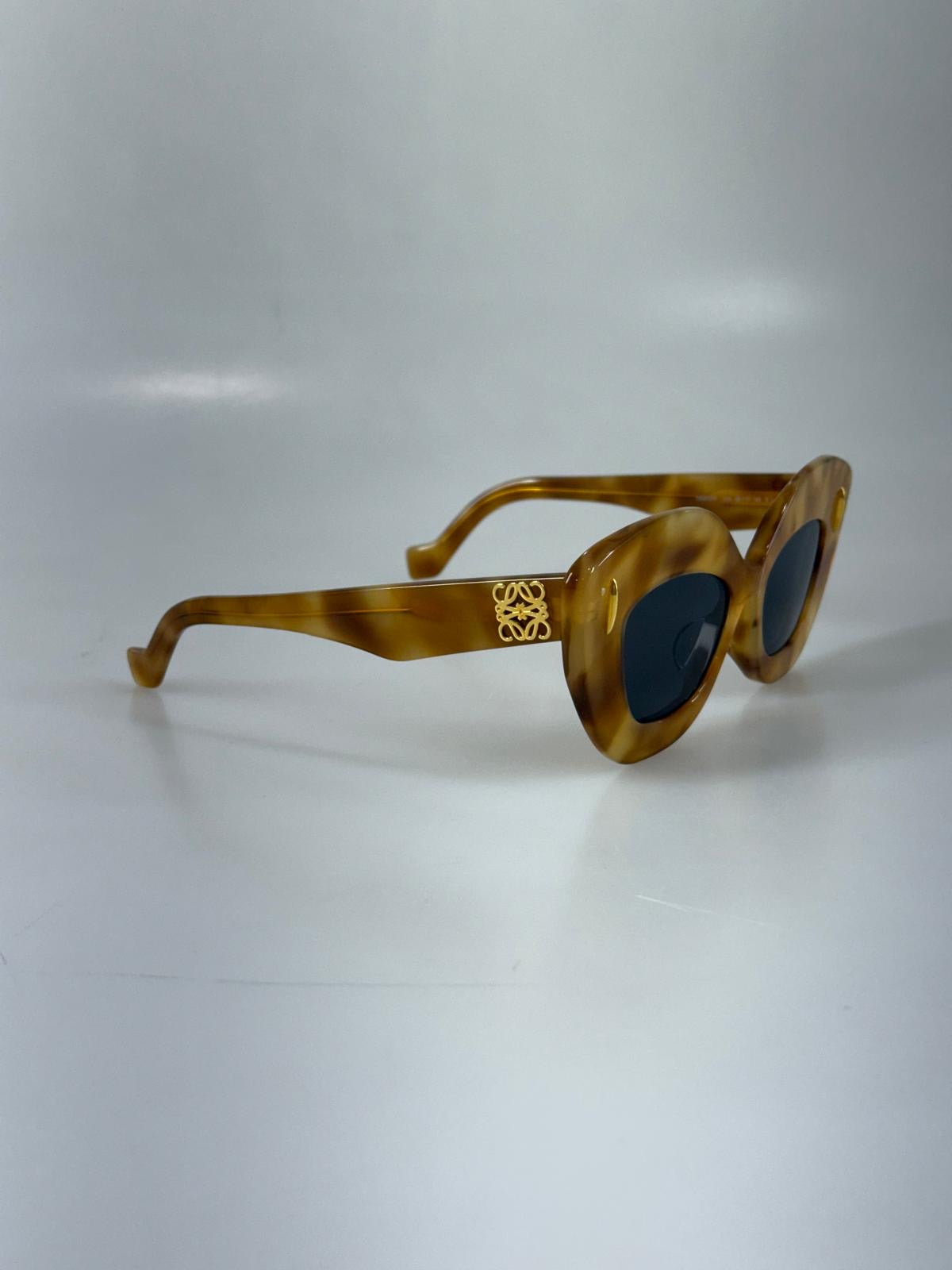 Loewe solglasögon SV16276
