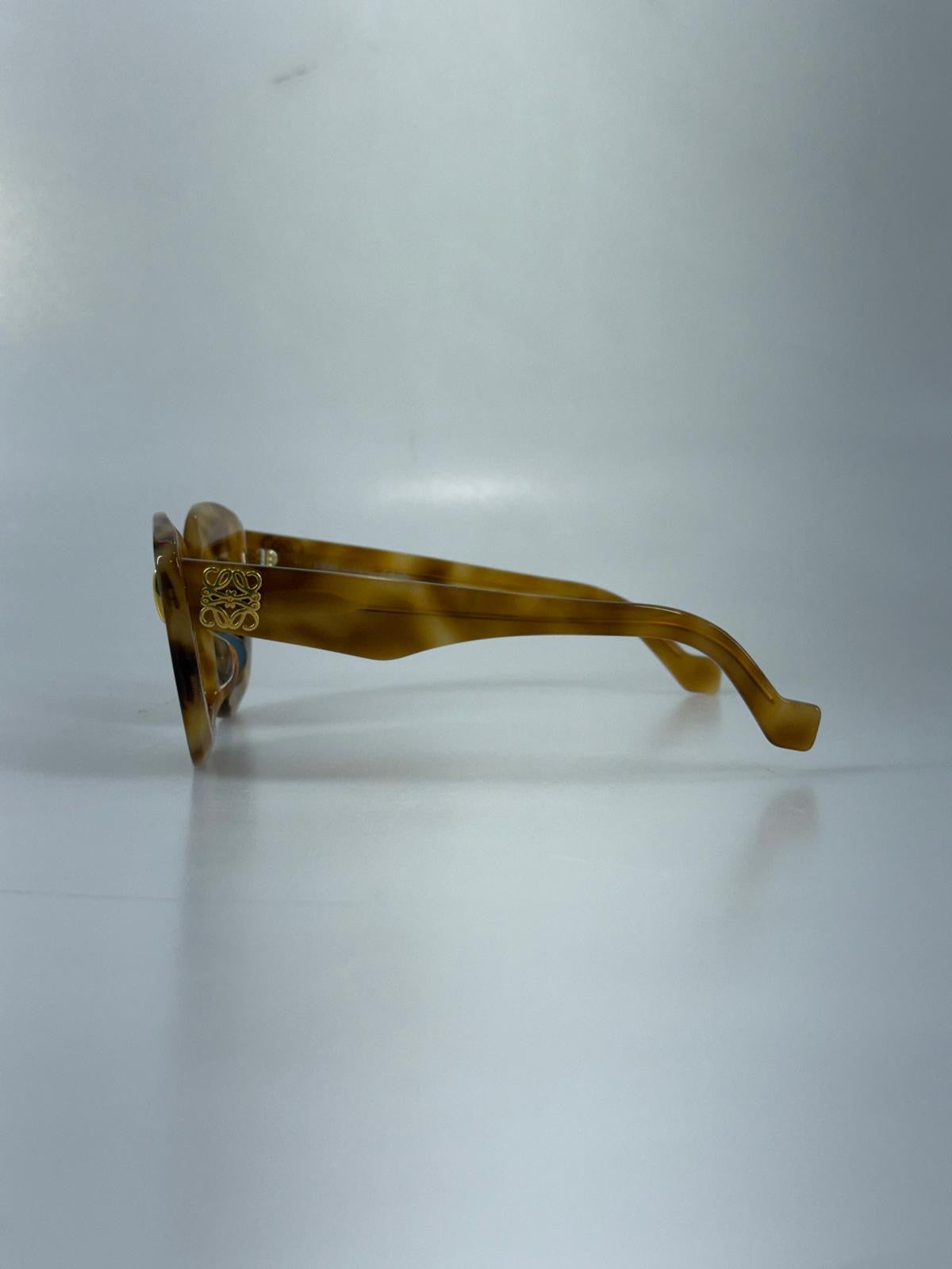 Loewe solglasögon SV16276