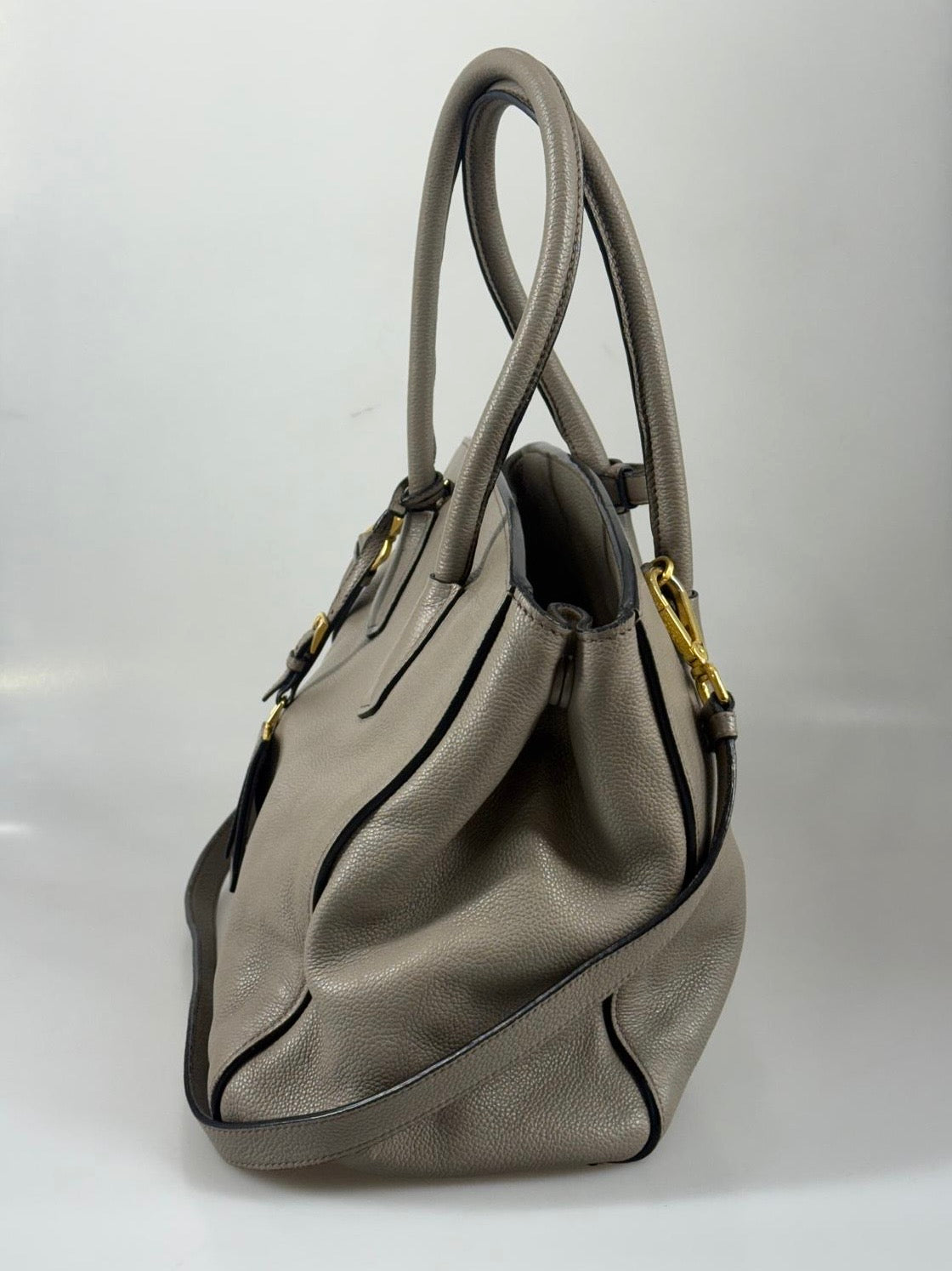 Prada Vitello Daino tote SV15957