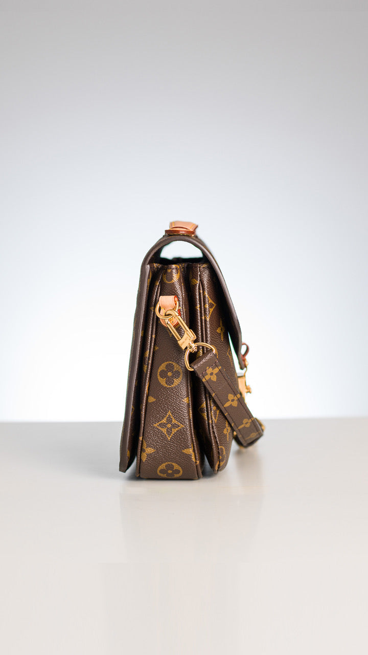 Louis Vuitton Pochette Métis MM väska SV15496