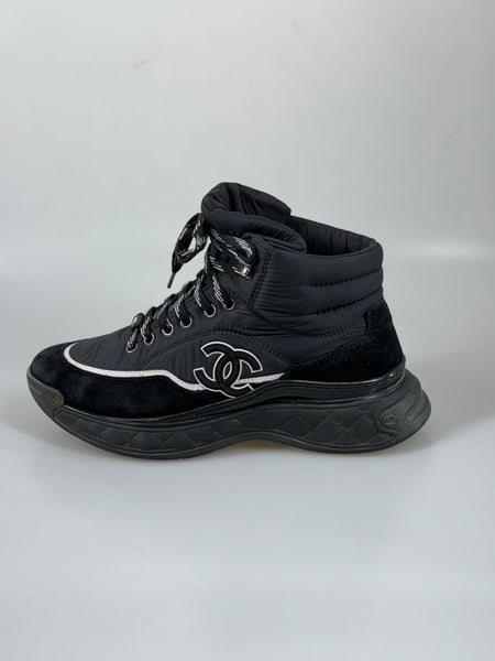 Chanel high top sneakers 38 SV13648