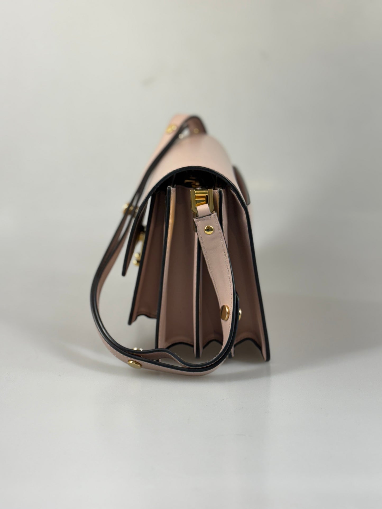 Marni S Trunk väska SV14106