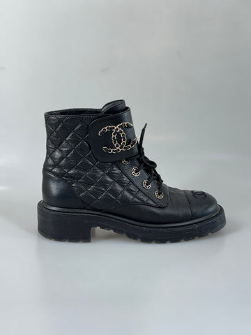 Chanel lace up CC combat boots 38,5 SV14127