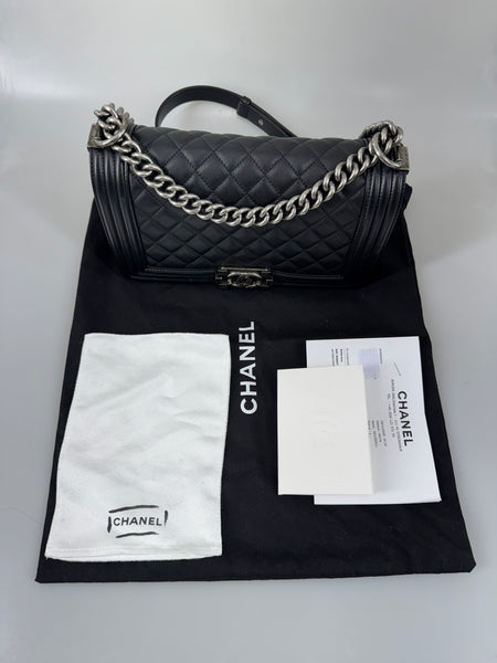 Chanel Boy väska SV15844