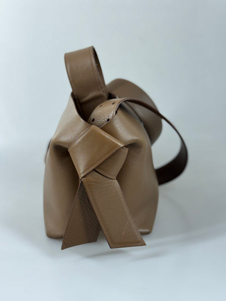 Acne Studios Musubi väska SV15835