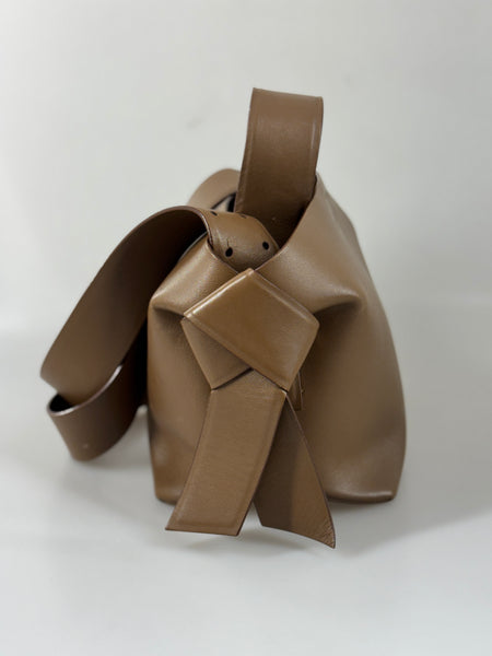 Acne Studios Musubi väska SV15835