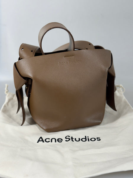 Acne Studios Musubi väska SV15835