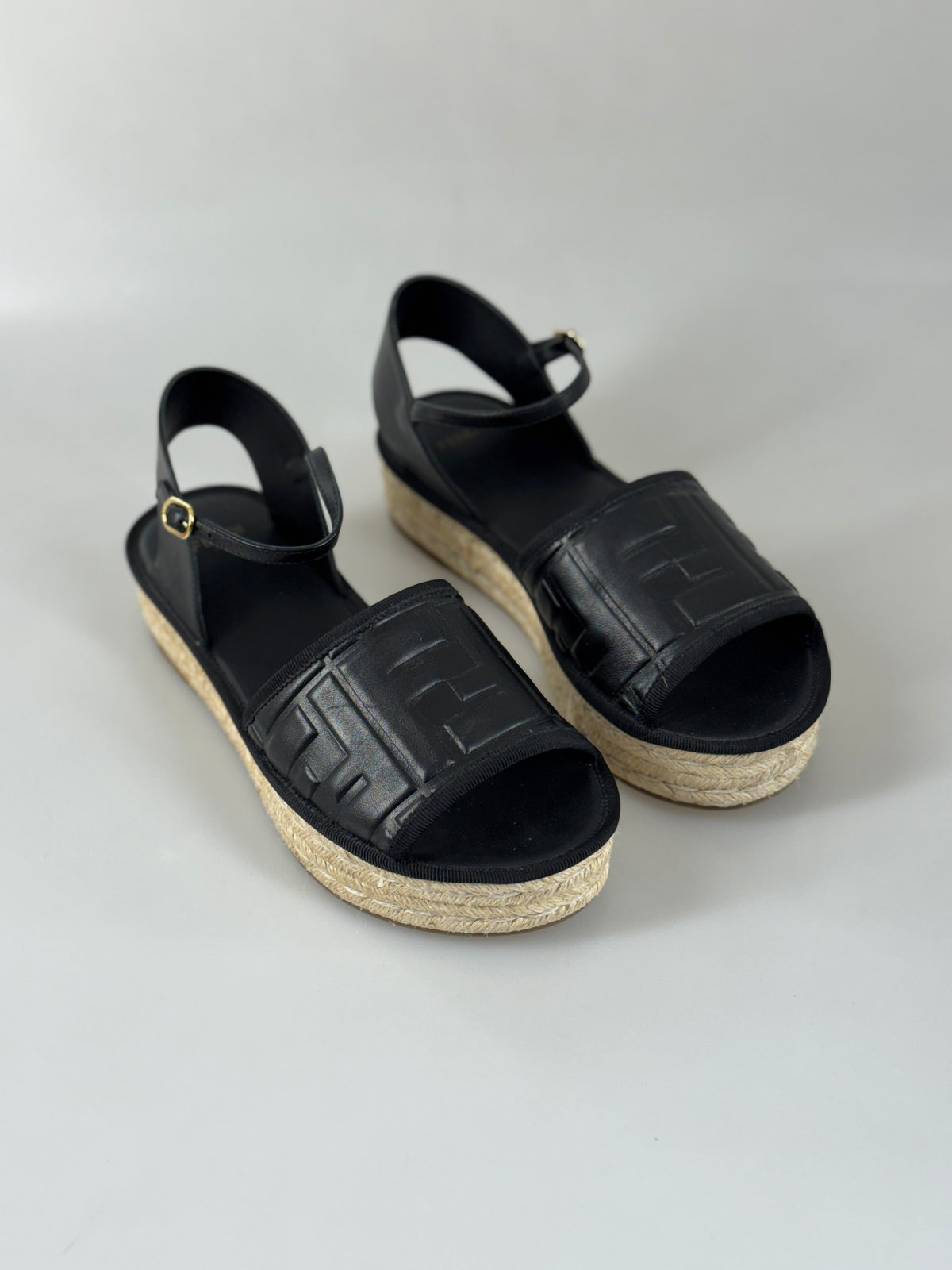 Fendi sandaler 38 SV15888