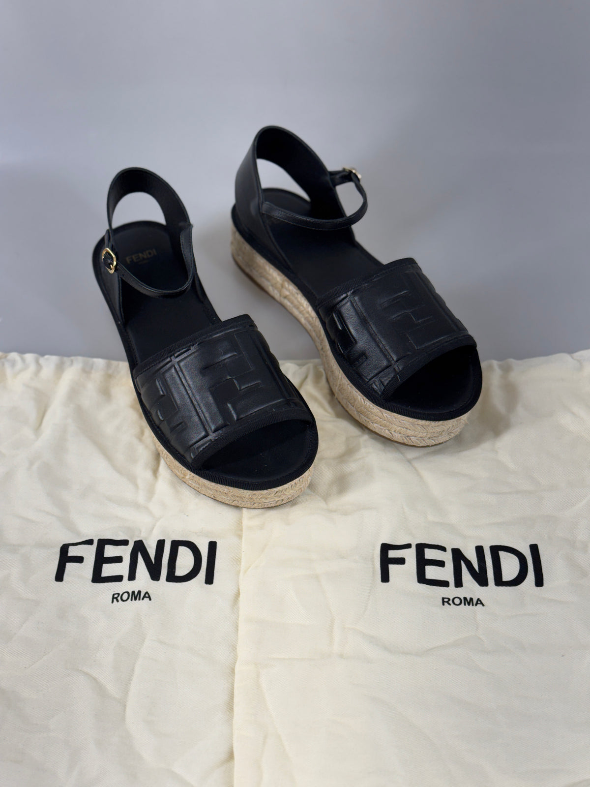 Fendi sandaler 38 SV15888