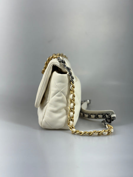 Chanel 19 medium väska SV14578