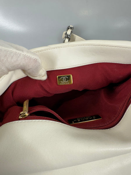 Chanel 19 medium väska SV14578