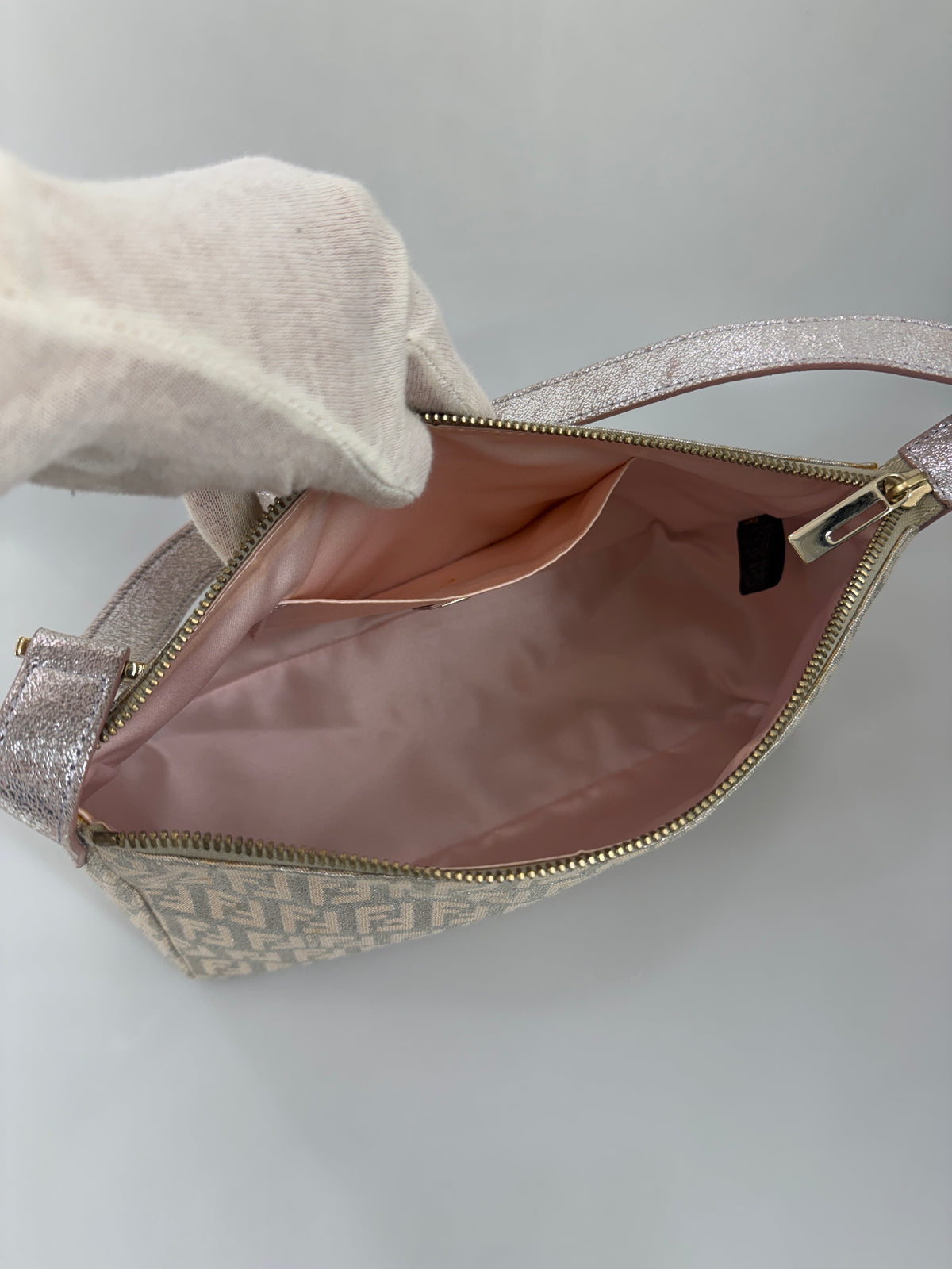 Fendi zip pouchette väska SV16152
