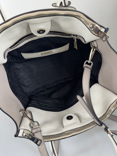 Prada väska SV14878