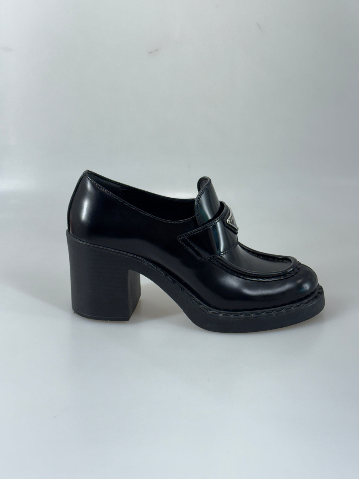 Prada höga loafers 39 SV16474
