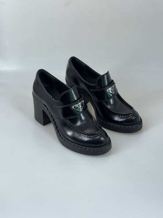 Prada höga loafers 39 SV16474
