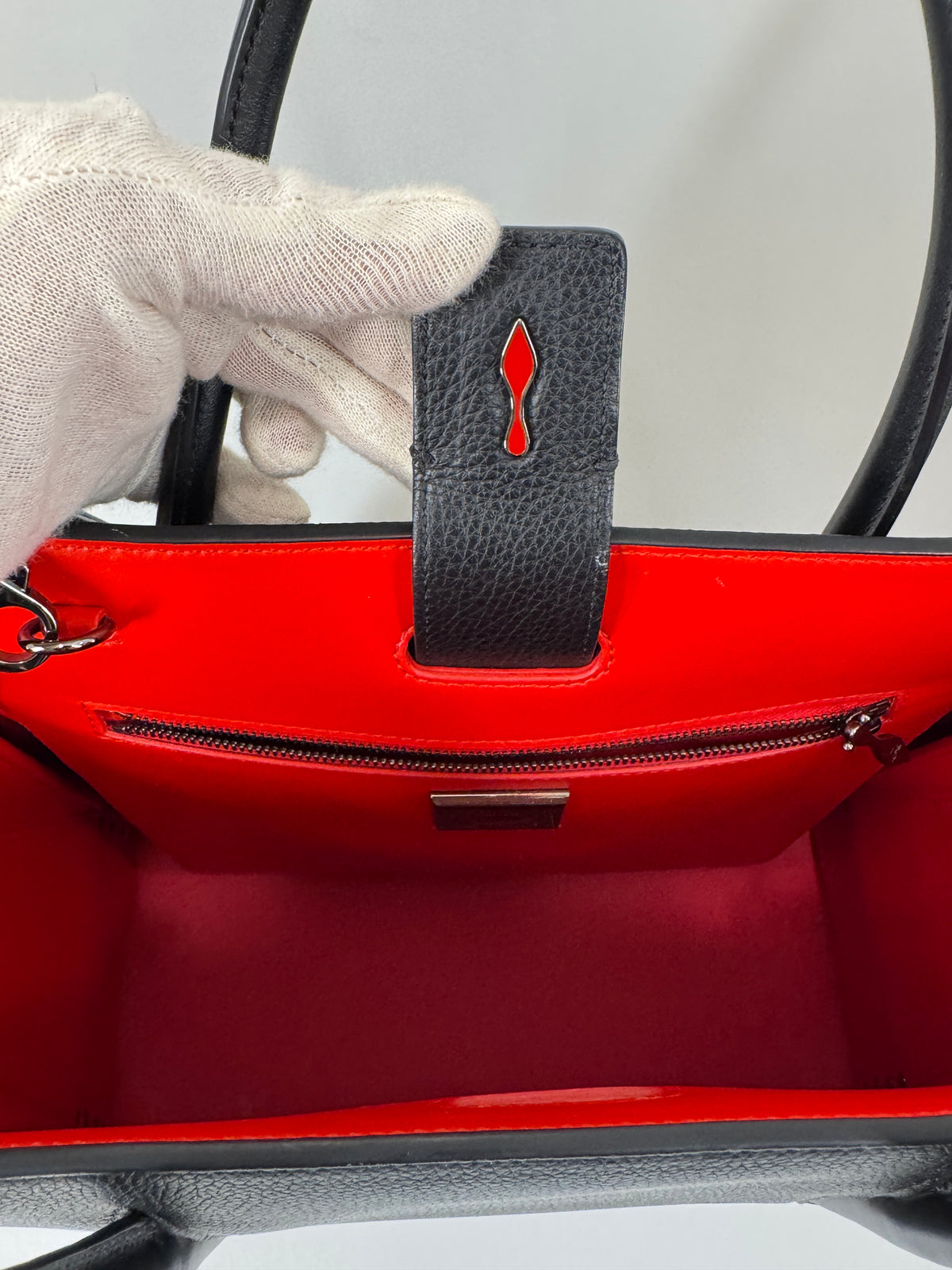 Christian Louboutin Paloma väska SV16579
