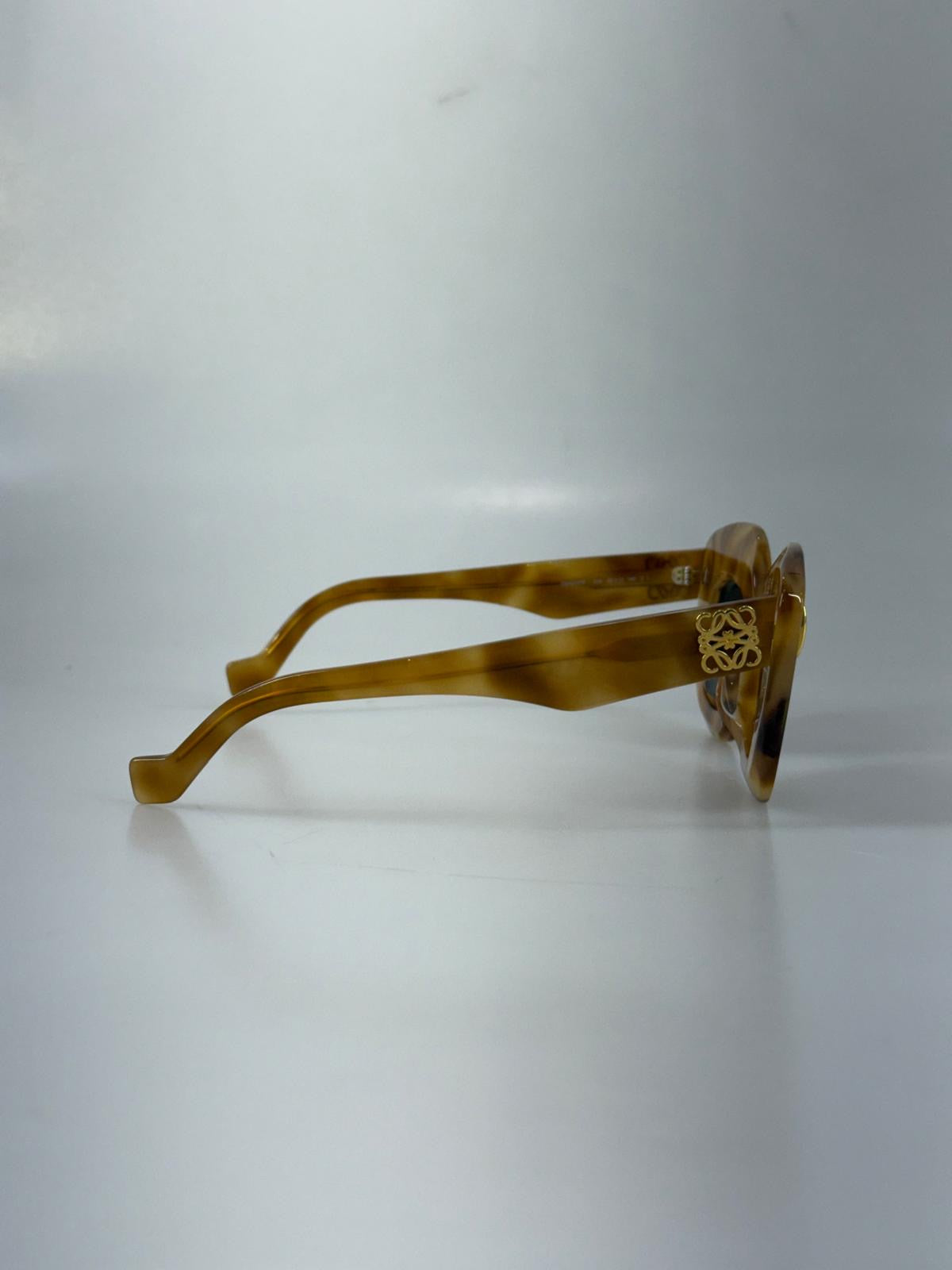 Loewe solglasögon SV16276