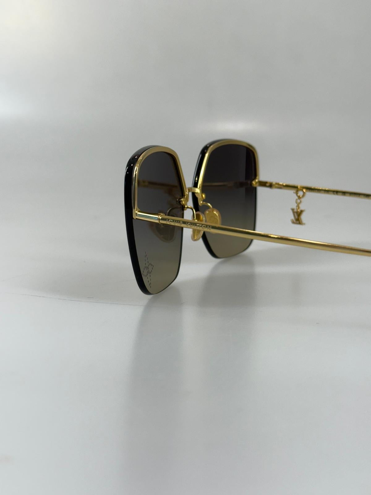 Louis Vuitton solglasögon SV16074