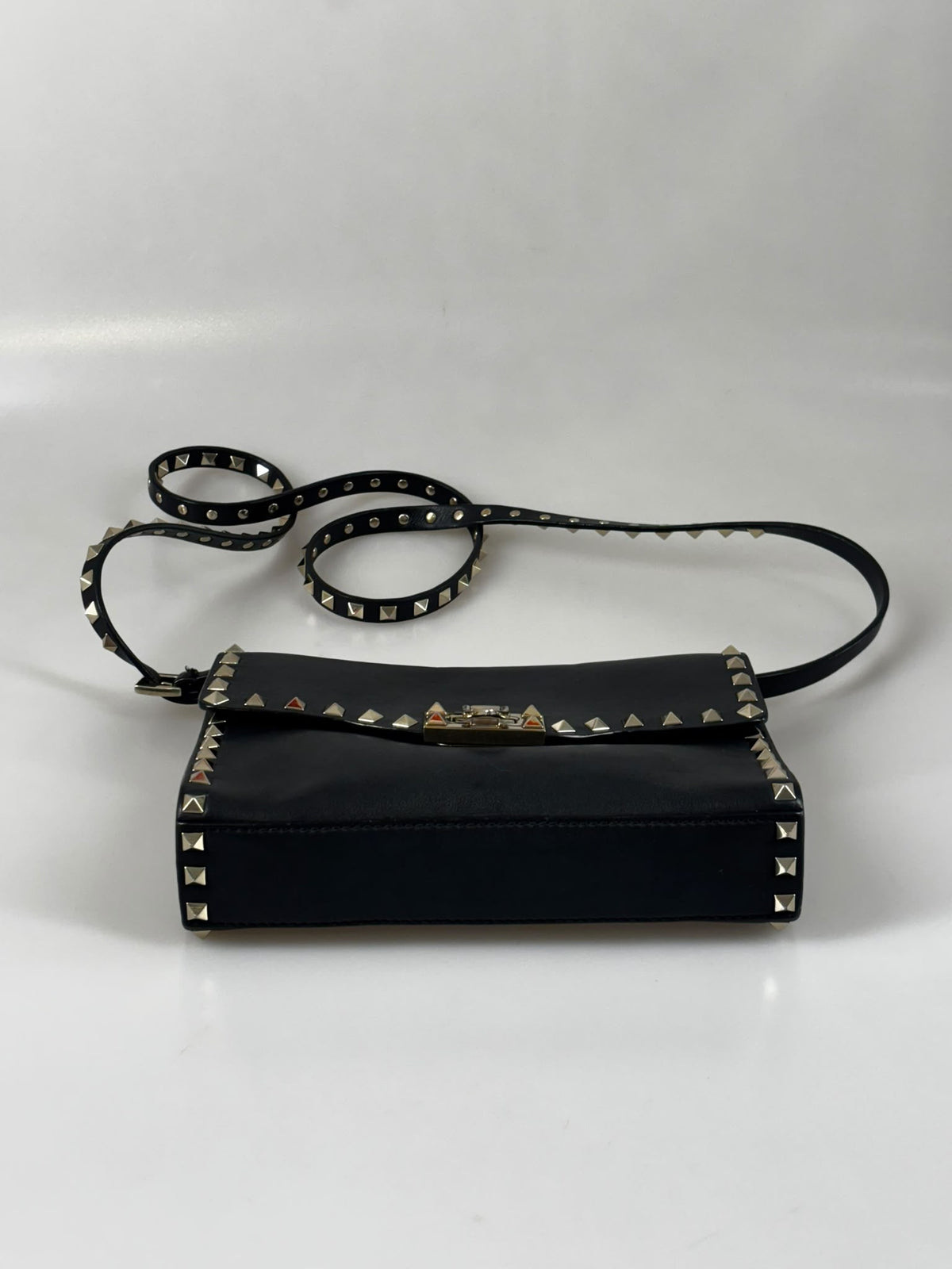 Valentino Garavani Rockstud flap SV16427