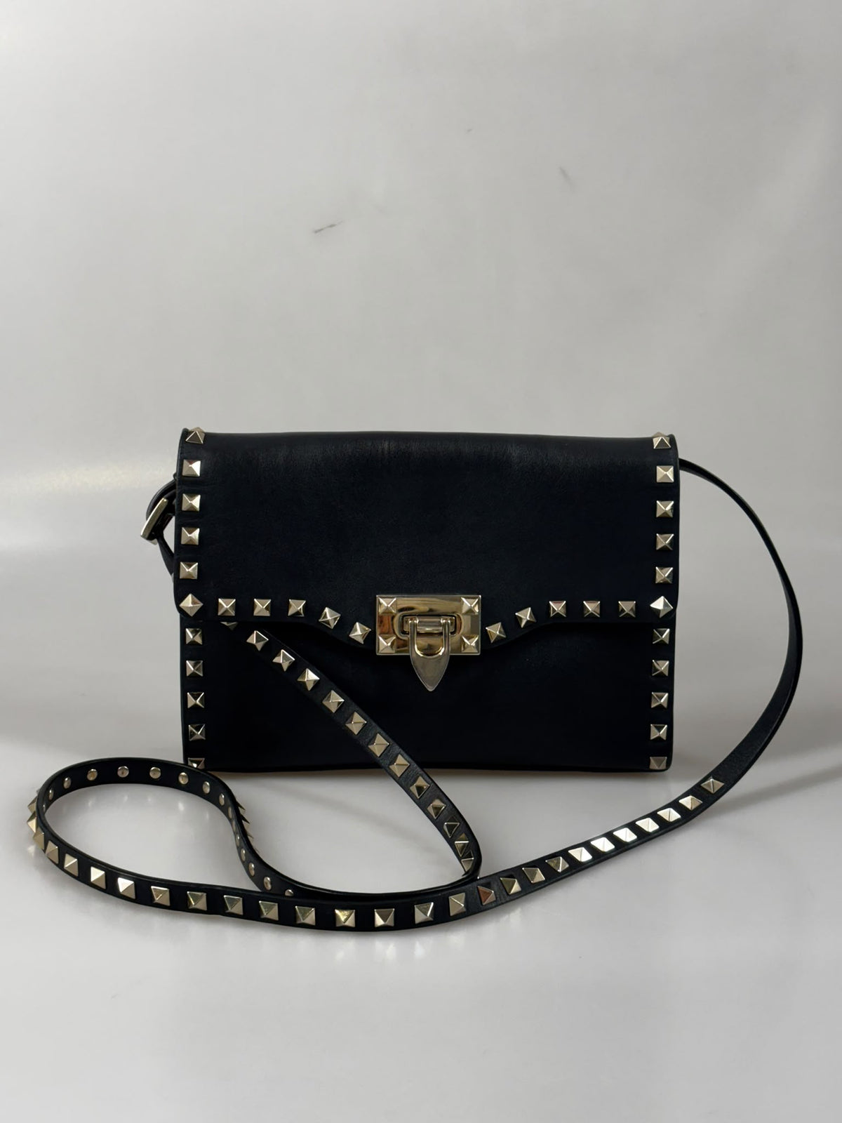 Valentino Garavani Rockstud flap SV16427