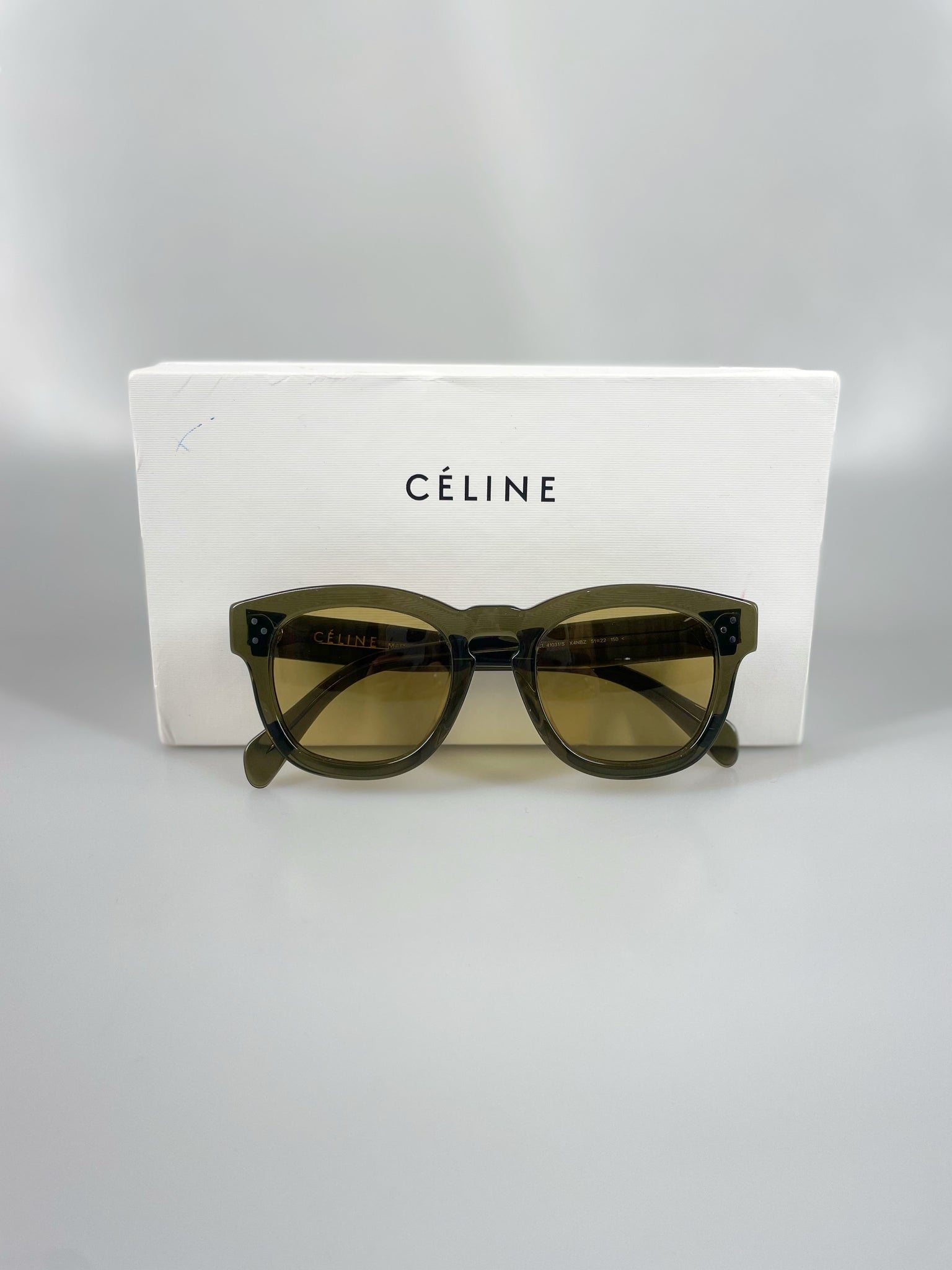 Celine solglasögon SV9675