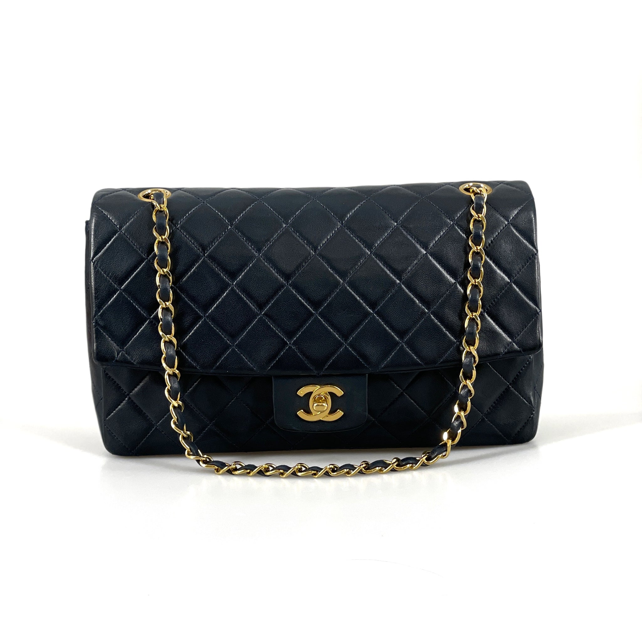 Chanel single flap mörkblå 90-tal SV8282